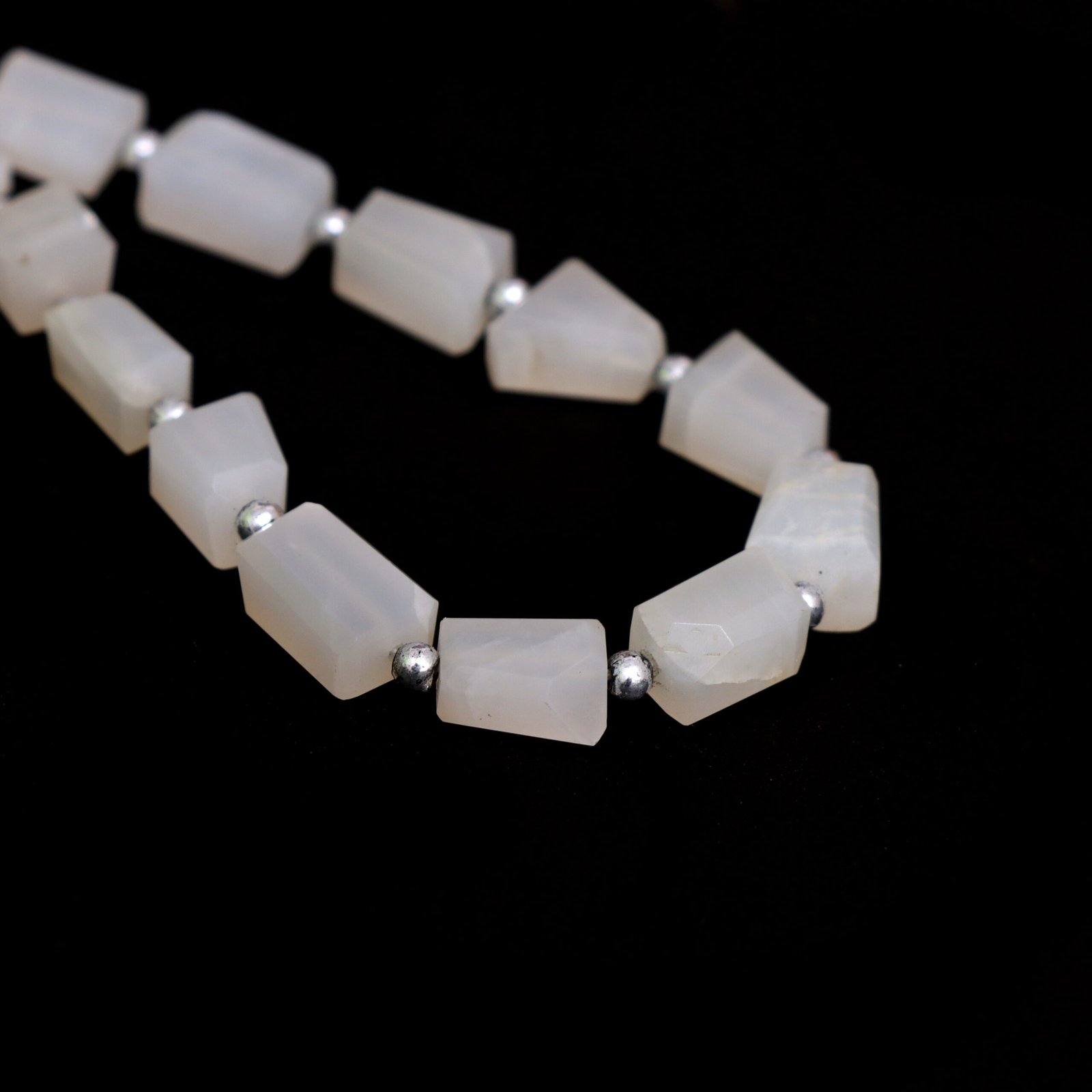 Natural White Moonstone Faceted Nugget Beads, 6x8 mm To 9x13 mm, Peach Moonstone Cylinder for Jewelry Making Gemstone Beads, 10 Inch Strand - Image 4